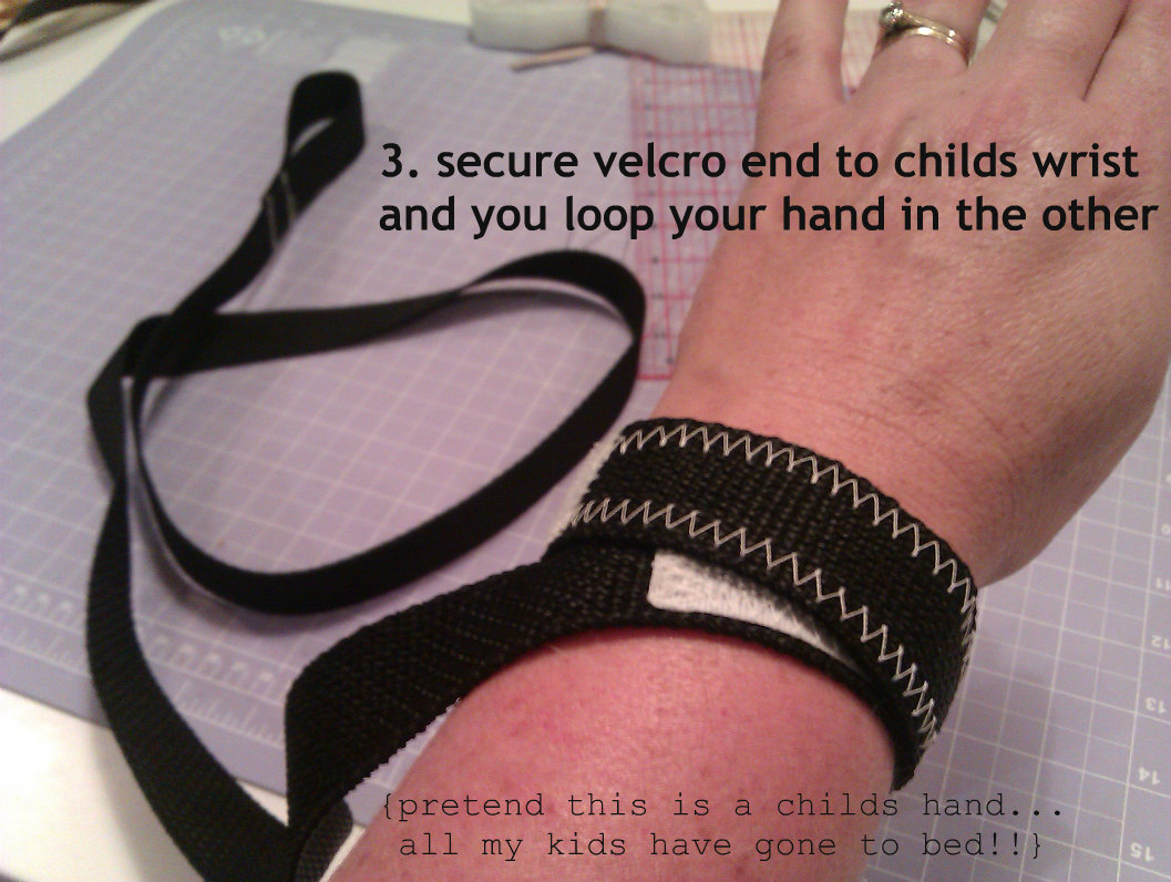 smallthingsbynona child safety wrist strap a tutorial