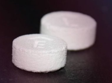 Saúde: Agência de saúde dos EUA aprova, pela primeira vez, remédio produzido com impressora 3D