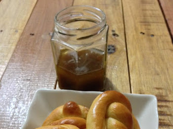 Resepi Pretzel Mudah untuk Minum Petang