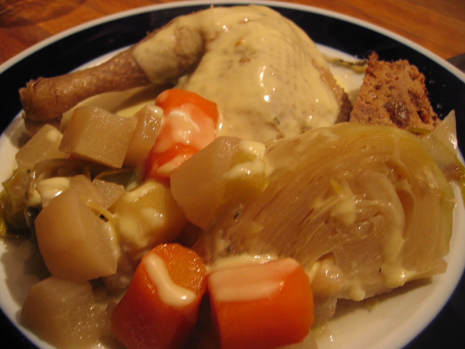 J'ai faim ! Poule au pot farcie à l'ancienne sauce suprême