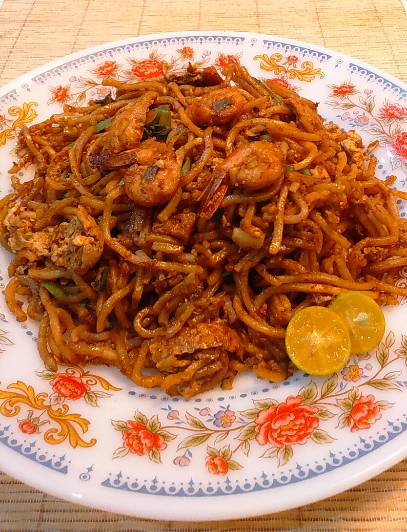 sarguna's fantabulous kitchen Malaysian Style Fried Egg Noodles
