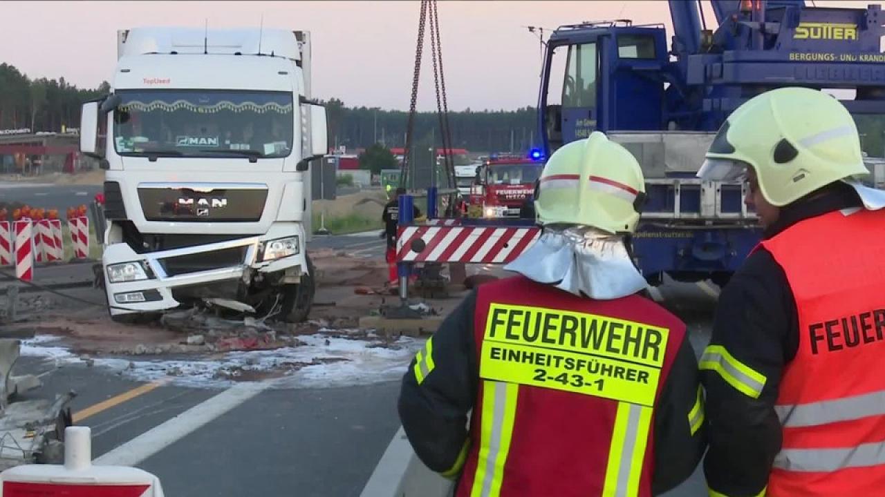unfall a10 heute woodenbild )