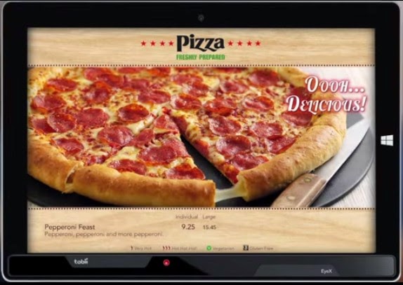 全球首例! Pizza Hut 推出直覺式數位菜單，可用眼睛點菜!