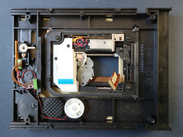 BugWorkShop - 甲蟲工作室: Hitachi（日立）CDR-8330 光碟機（CD-ROM Drive）機芯（Mechanism