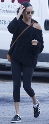 Pull Smythe / baskets Adidas / sac Altuzarra