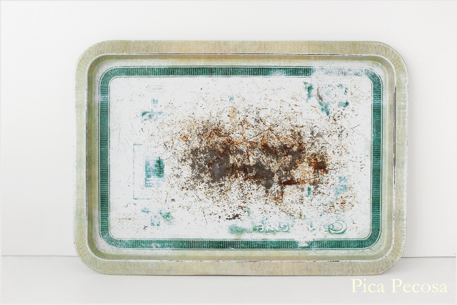 como-hacer-pizarra-magnetica-bandeja-metal-reciclada-diy-original