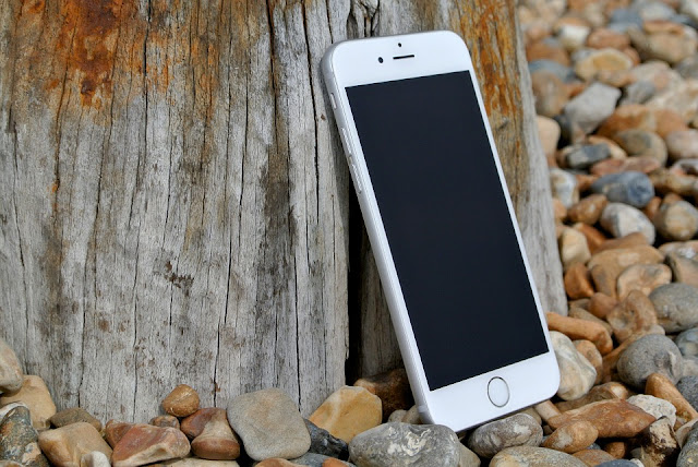 L'éloge funèbre du téléphone portable - humeurs L'éloge funèbre du téléphone portable - humeurs