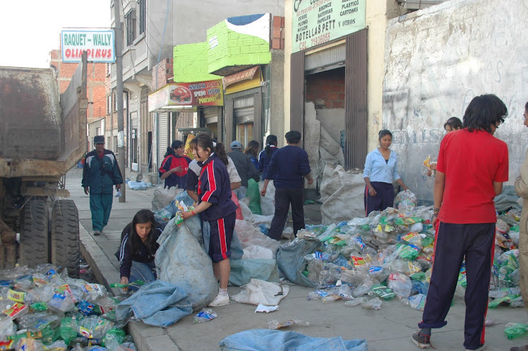 recolección de botellas pett en la ciudad de El Alto