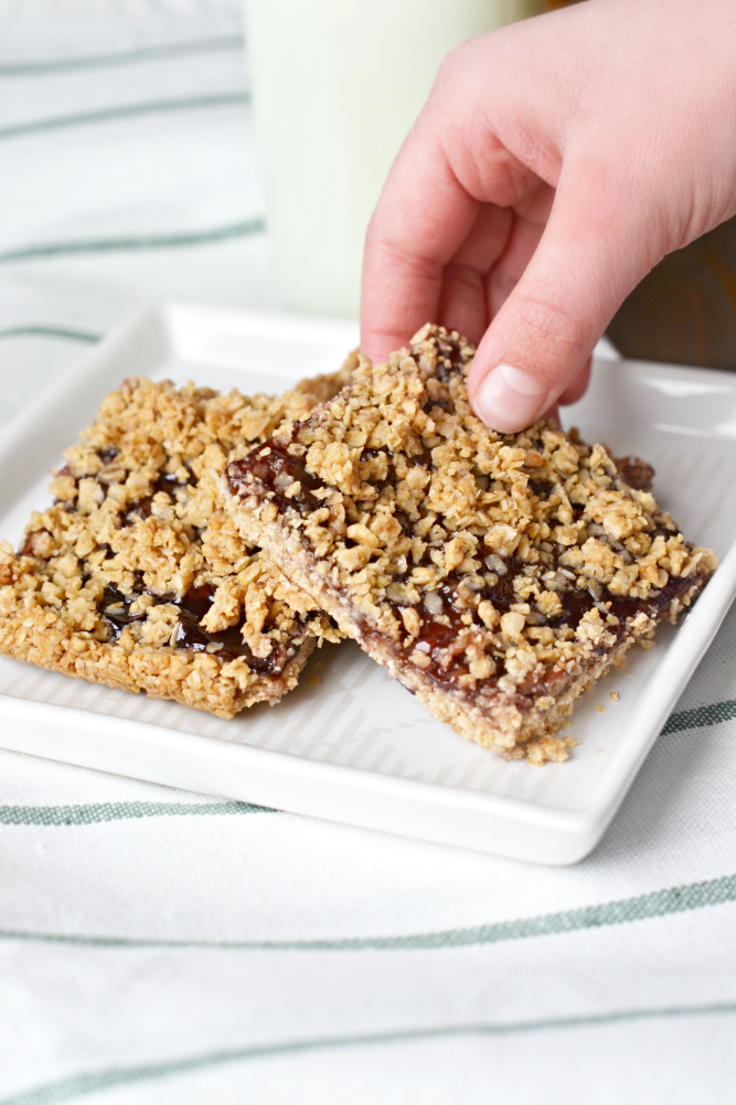 The Life of Jennifer Dawn Peanut Butter and Jelly Oatmeal Bars