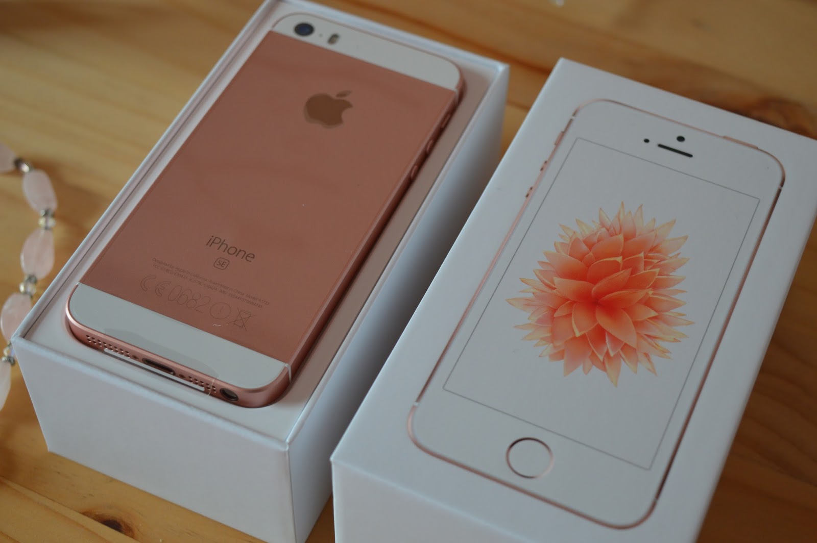 Айфон se Rose Gold