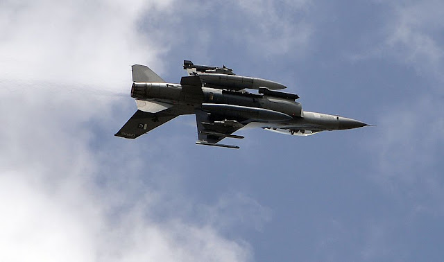 इस्लामाबाद में F-16 लड़ाकू विमानों ने भरी उड़ान, युद्ध की आशंका 