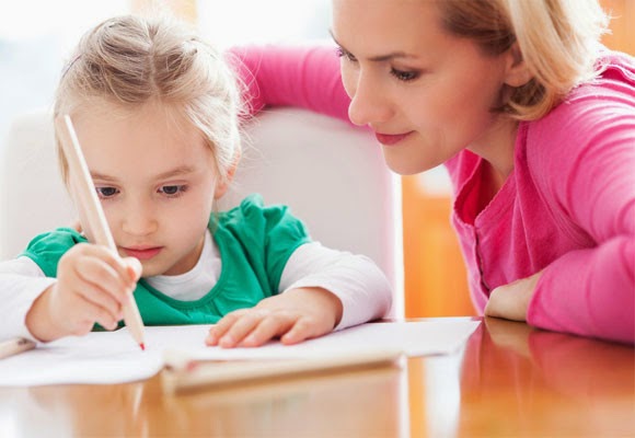 Tahapan Perkembangan Menulis Anak TK
