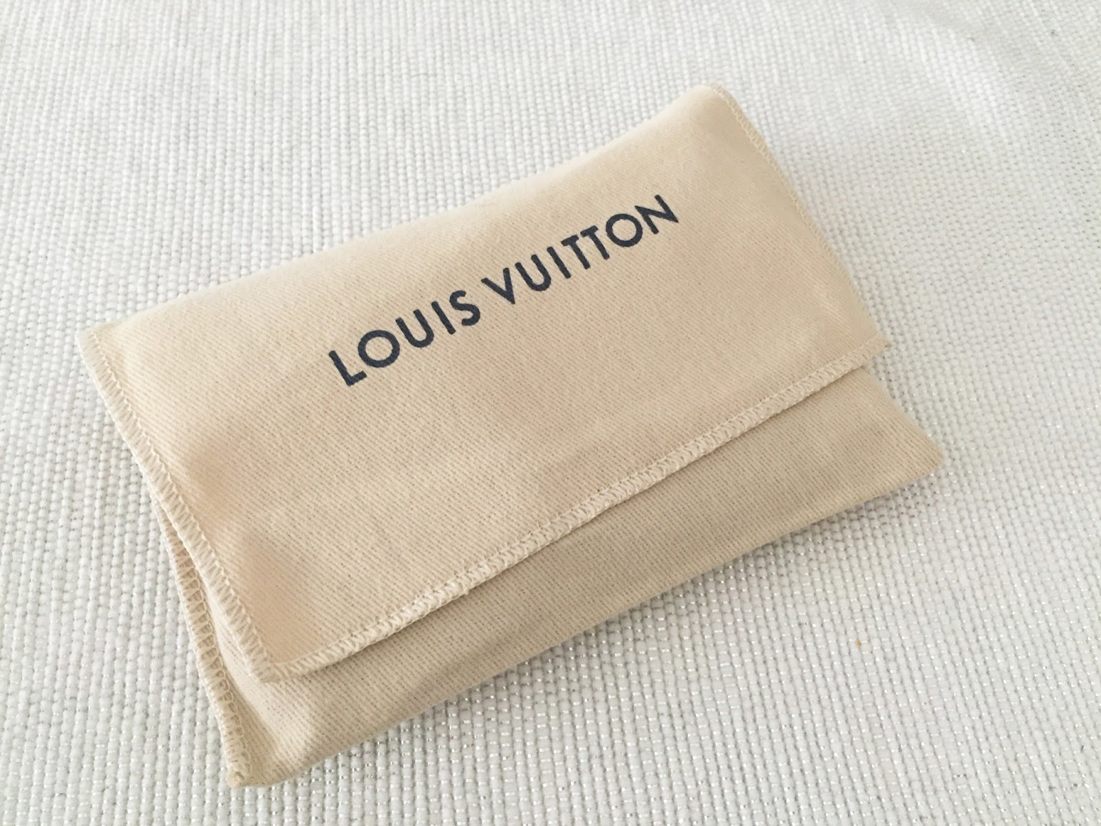Unbox my new Louis Vuitton key pouch with me #new #unboxing #unbox #lo