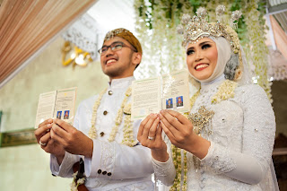Sundanese Wedding Dress