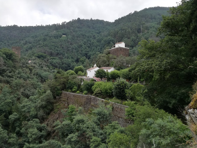 Zona da Serra da Lousã na Praia Fluvial