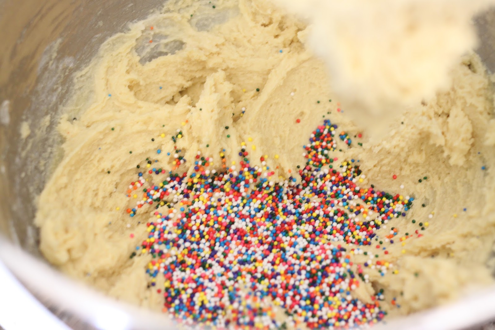 The Larson Lingo Sprinkle Sugar Cookies + 100 Amazon Gift Card Giveaway