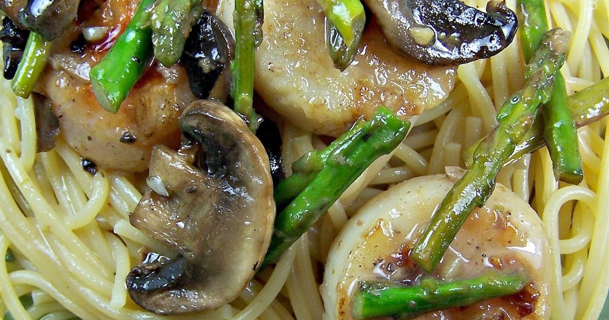 OllaPodrida Scallops with Mushrooms and Asparagus