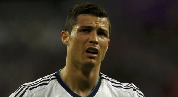 كريستيانو رونالدو ينتظر عقوبة مهدد الإيقاف بسبب سبه لحكم ديربي مدريد الماضي