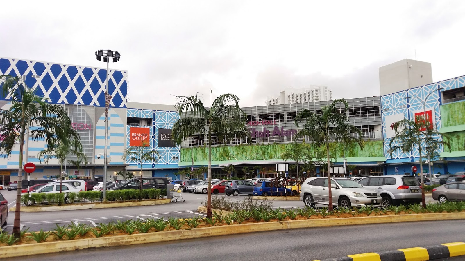 Top 10 Largest Shopping Malls in Malaysia  TallyPress