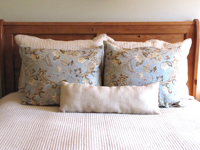 Sew Many Ways: Where to Store Extra Bed PillowsIn Plain Sight