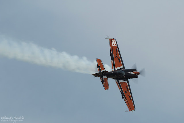 XtremeAir Sbach 300 - XII Małopolski Piknik Lotniczy - Kraków 2016