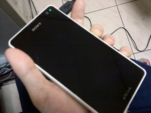 20121215 SONY Xperia TX LT29i 機體正面