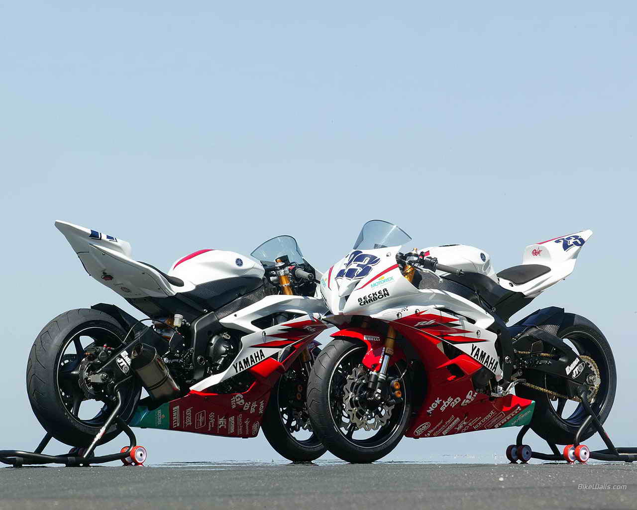 Bikes Can Be A Profession TrackTest Honda CBR 600 RR vs. Yamaha YZFR6 Bikes Can Be A Profession TrackTest Honda CBR 600 RR vs. Yamaha YZFR6