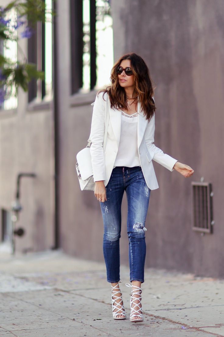 Street style | Denim, white top and blazer and strapped heels ...