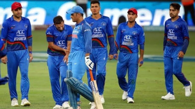 Sunil gavaskar said : MS Dhoni is important for team india Sunil gavaskar said : MS Dhoni is important for team india