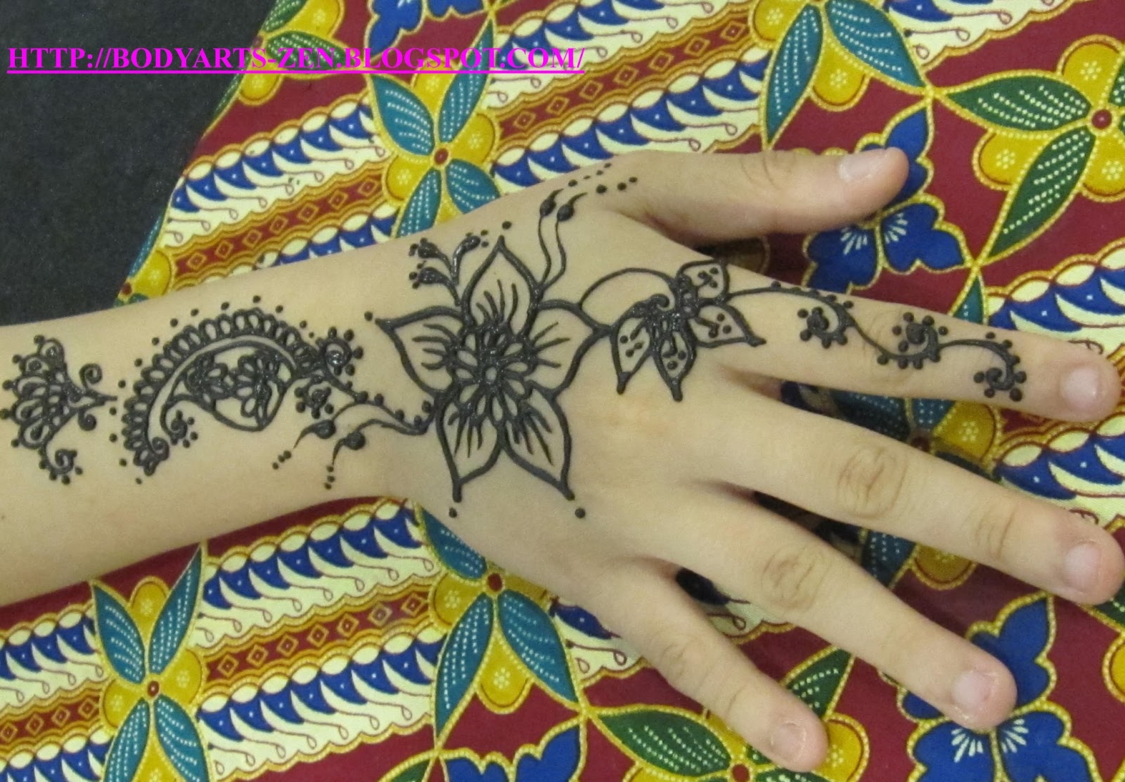FACE PAINTING KL BODY ART HENNA TATTOO Face Hand Painting FACE PAINTING KL BODY ART HENNA TATTOO Face Hand Painting