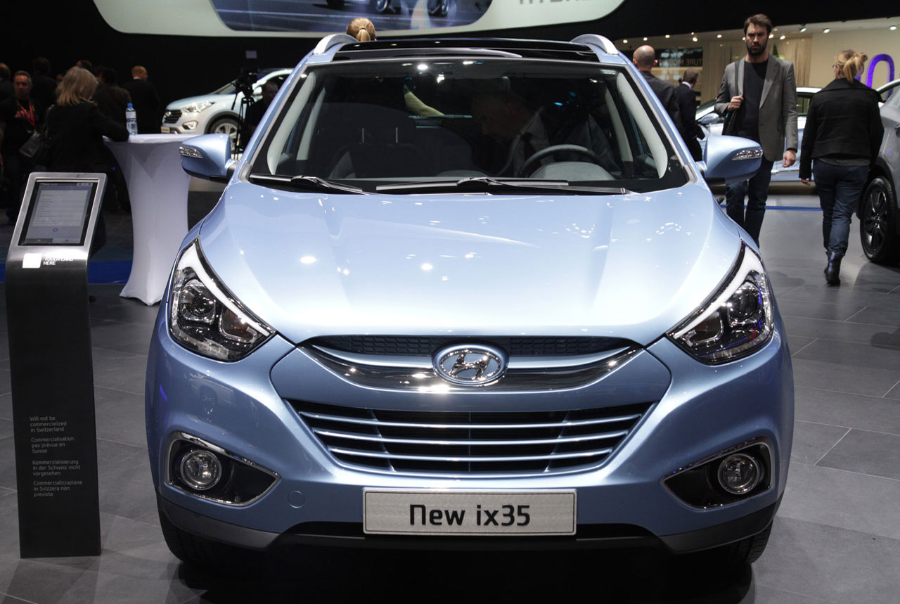 Хендай ix35 белый. Хёндай ай икс 35. Hyundai ix35 2011. Hyundai ix35 2014. Кроссовер ix35.