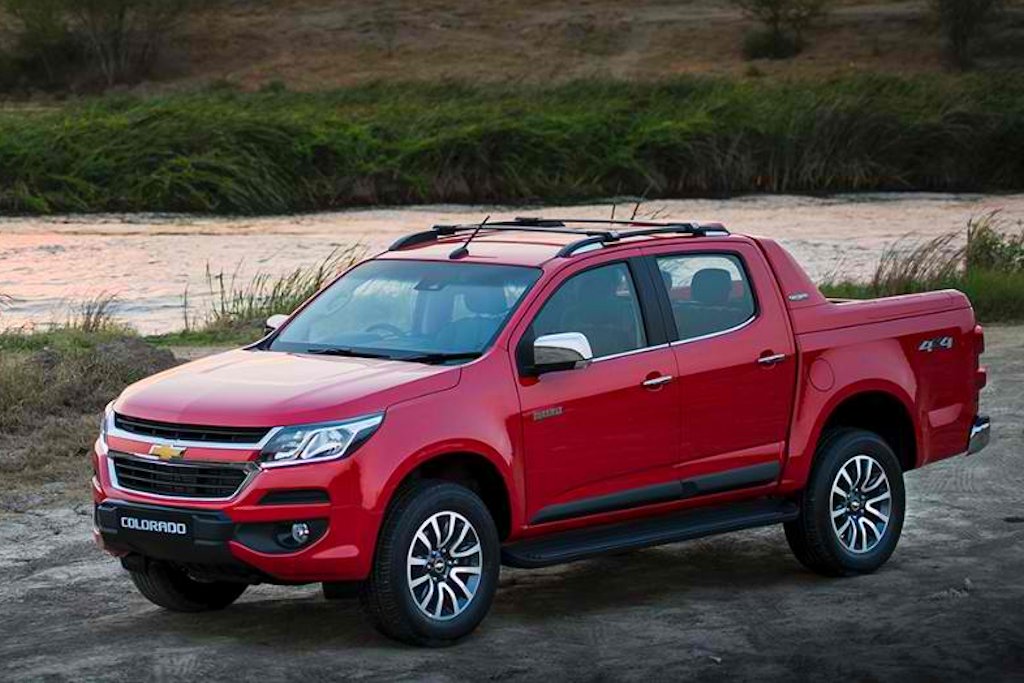 2017 Chevrolet Colorado High Country Vs 2016 Ford Ranger Wildtrak On The New Colorado High Country Chevy S Version Of Ranger Wildtrak It Gets A Wealth Driver Istance Features Such As Front And Rear Parking