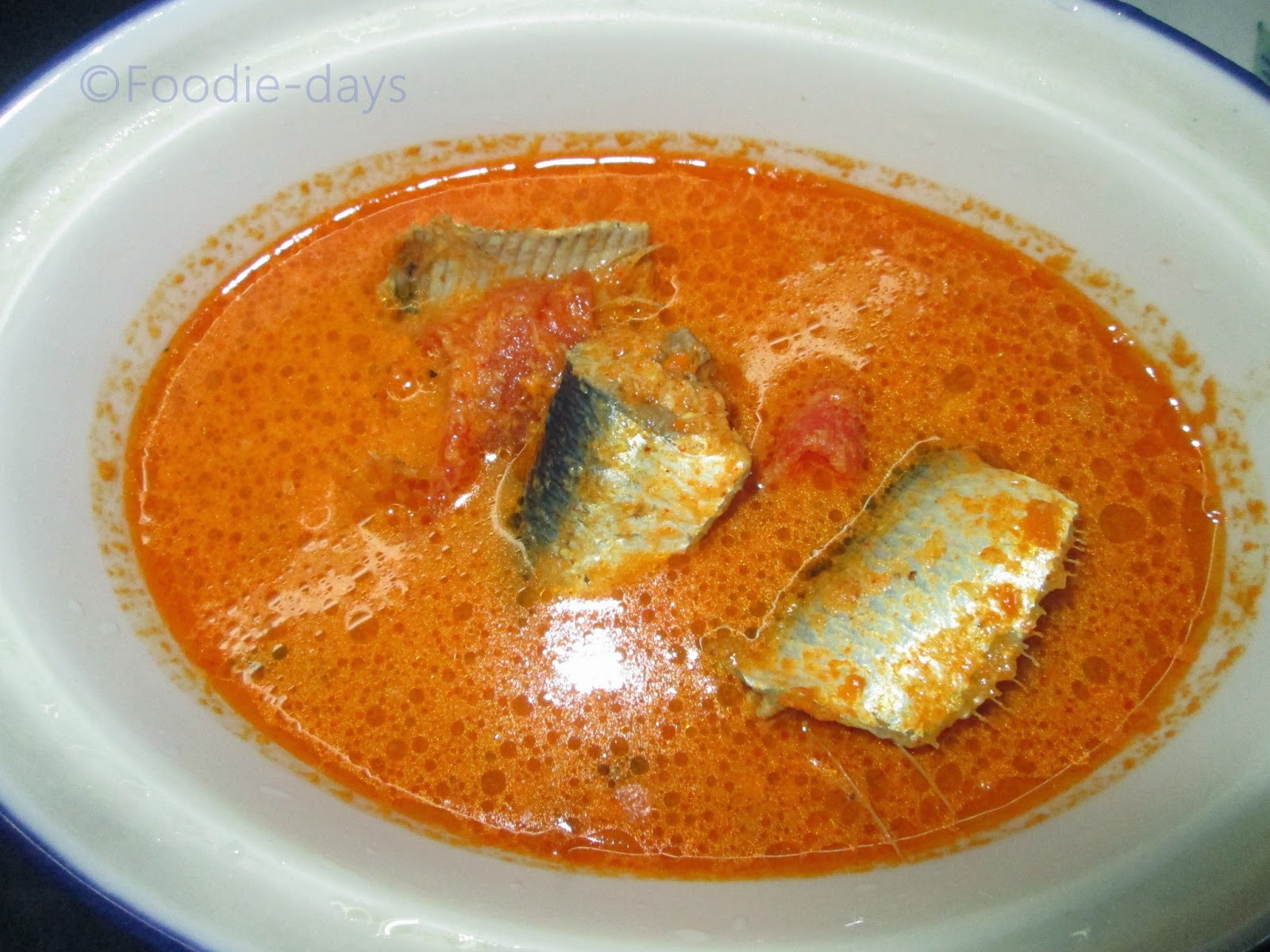Thenga aracha meen curry Fish curry in coconut gravy recipe