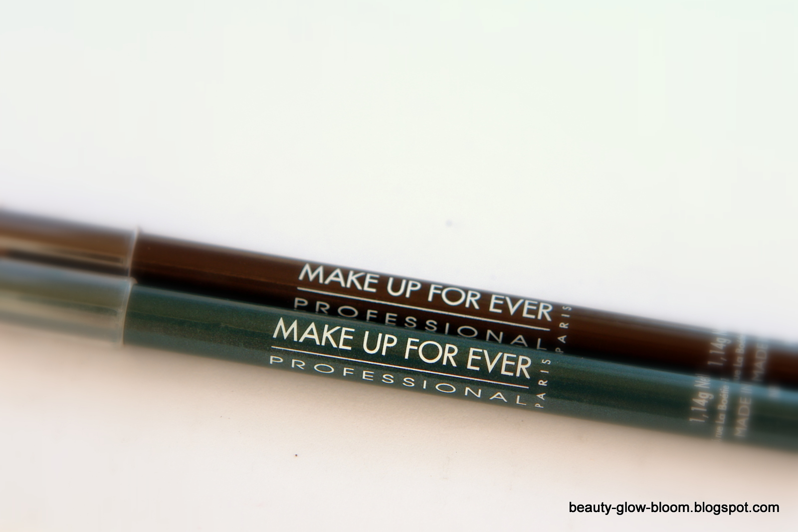 MAKE UP FOR EVER Kohl Pencil Matte Mocha Brown 9K & Intense Green 4K