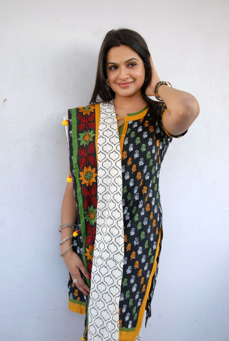 Beauty Galore HD : Beautiful Photos Of Aditi Agarwal