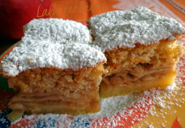 Fina pita s jabukama ☆ Delicious Croatian apple pie Croatian apple pie by Laka kuharica: this apple cake is the Croatian version of an apple pie.
