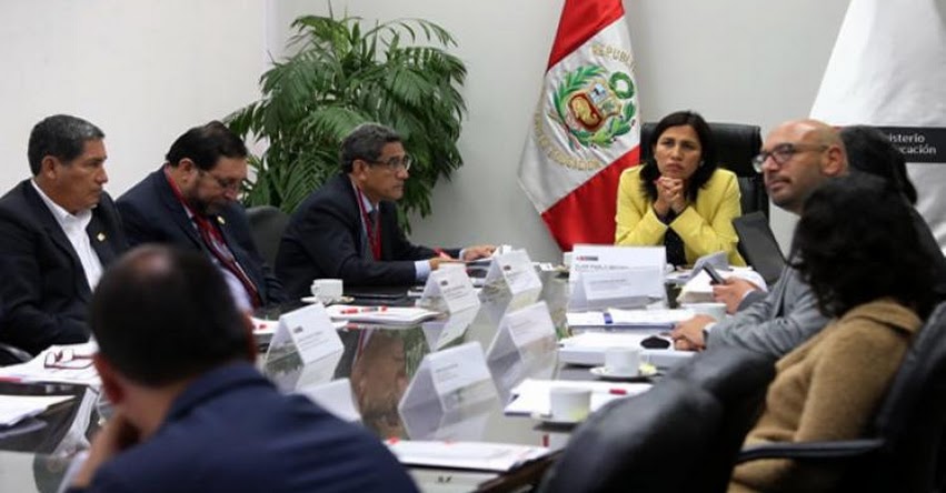 MINEDU y gobiernos regionales trabajarán conjuntamente para el Buen Inicio del Año Escolar 2020 - www.minedu.gob.pe MINEDU y gobiernos regionales trabajarán conjuntamente para el Buen Inicio del Año Escolar 2020 - www.minedu.gob.pe