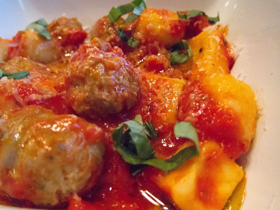 Gavin's Cooking Ricotta Gnocchi with Tomato Sauce and Luganega Sausage