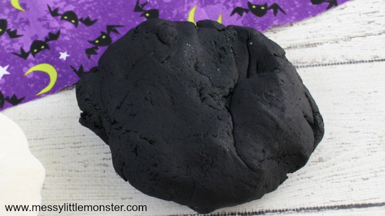 black-playdough-bats-Halloween-activitie