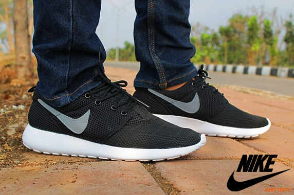 sepatu nike roshe run sneakers
