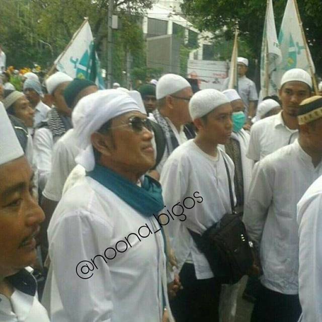 Ini Tujuh Selebriti yang Ikut Demo 4 November Ini Tujuh Selebriti yang Ikut Demo 4 November