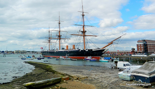 Estaleiros Históricos de Portsmouth, Inglaterra, navio HMS Warrior