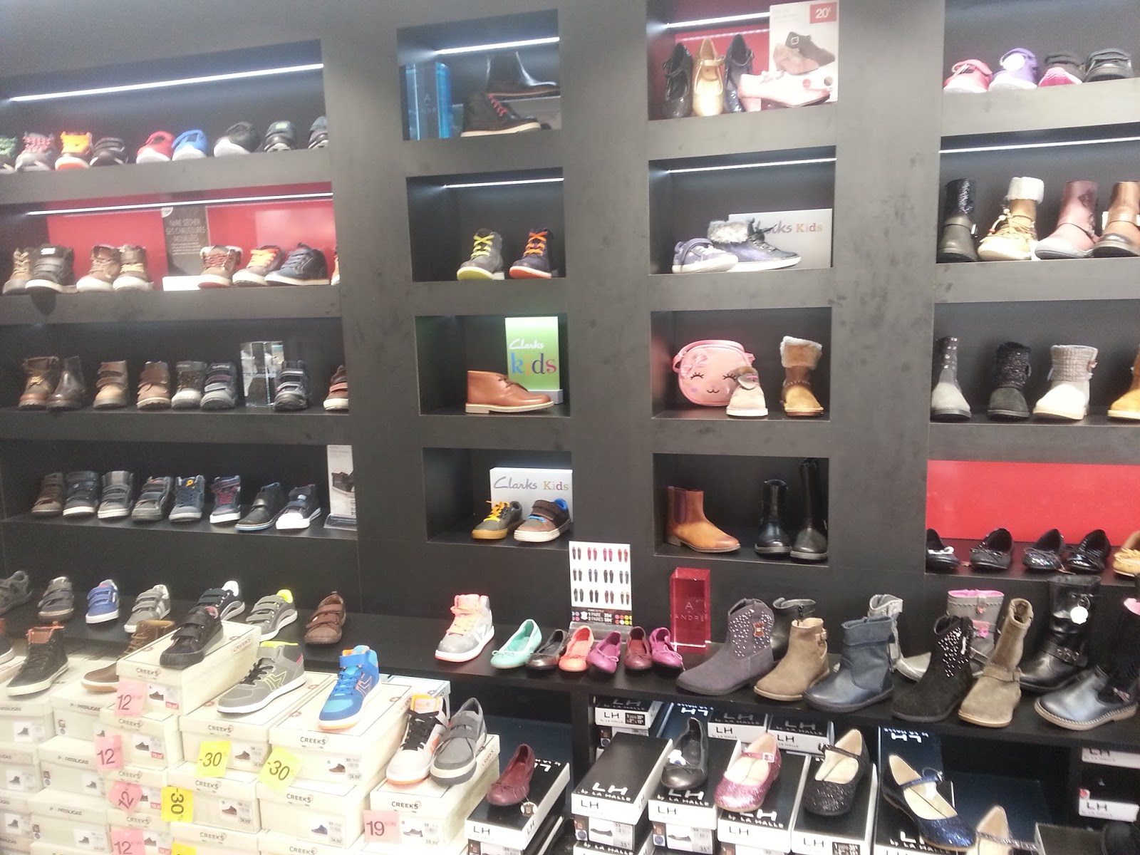 Ces doux moments La halle Chaussures, la référence pour les kids