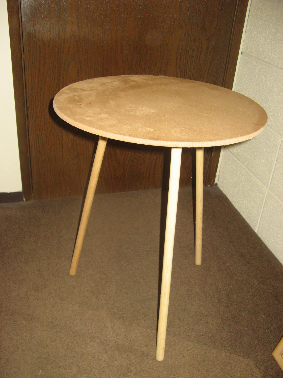 Moving Sale 3leg side table 8