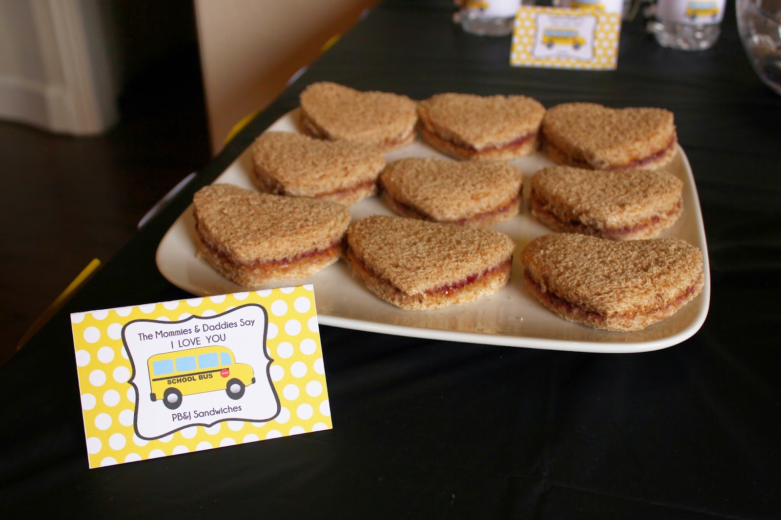 Bergh Party of 6 Wheels on the Bus Party supplies for sale