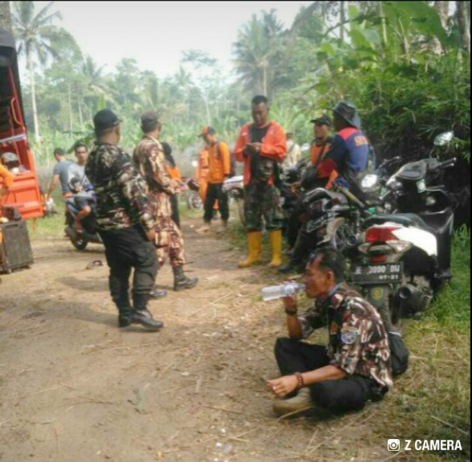 gm-fkppi: SATGAS GM-FKPPI turut cari bocah yg hilang dikaki galunggung