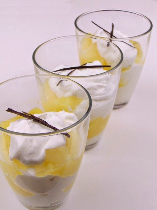 Lecker Bentos und mehr: Vanillequark mit Ananas-Apfel-Grütze