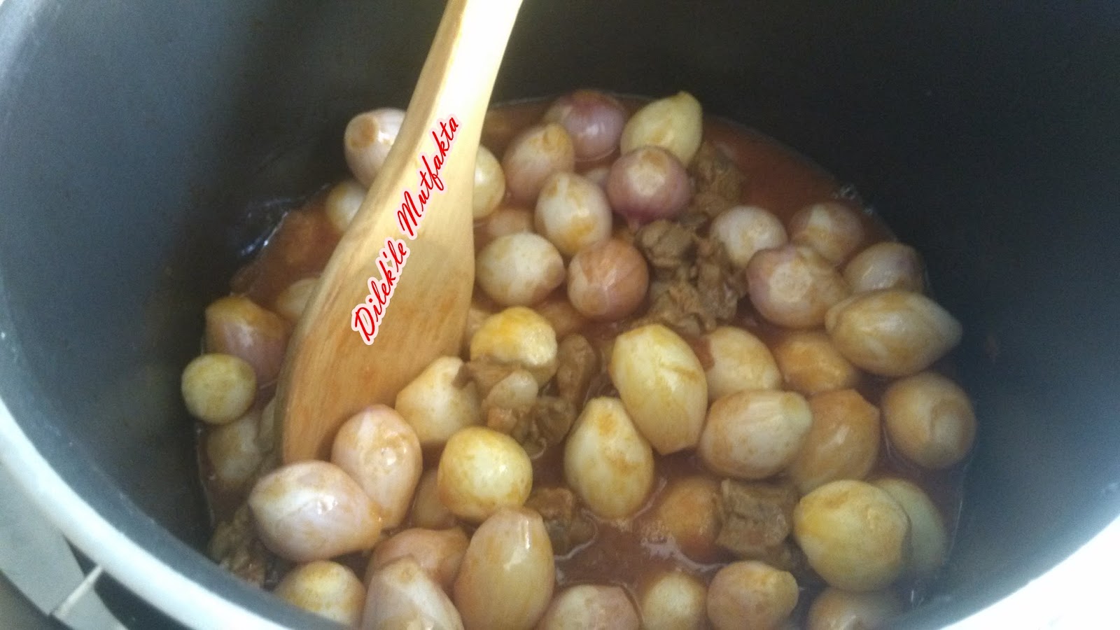 Arpacık Soğanlı Etli Yahni Yemeği Dilek�le Mutfakta