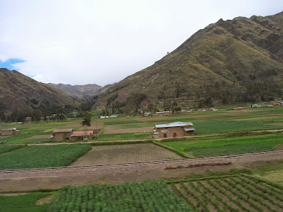 Fértiles valles andinos Perú, La vuelta al mundo de Asun y Ricardo, round the world, mundoporlibre.com