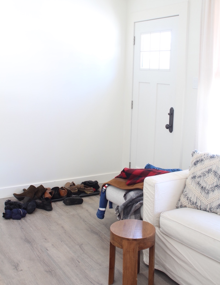 Inspirational Living Room Ideas - Living Room Design: Front Door Opens